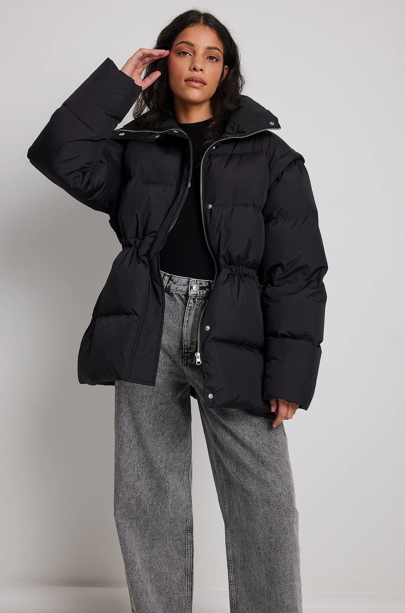 Wattierte Jacke mit Daunenmischung mit abnehmbaren Ärmeln