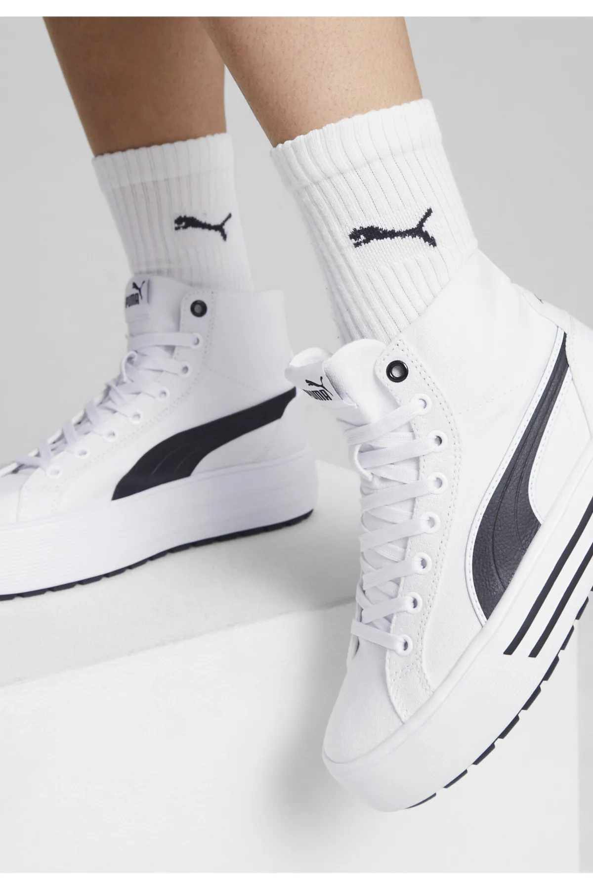 Puma  Kaia 2.0 Mid Sneaker