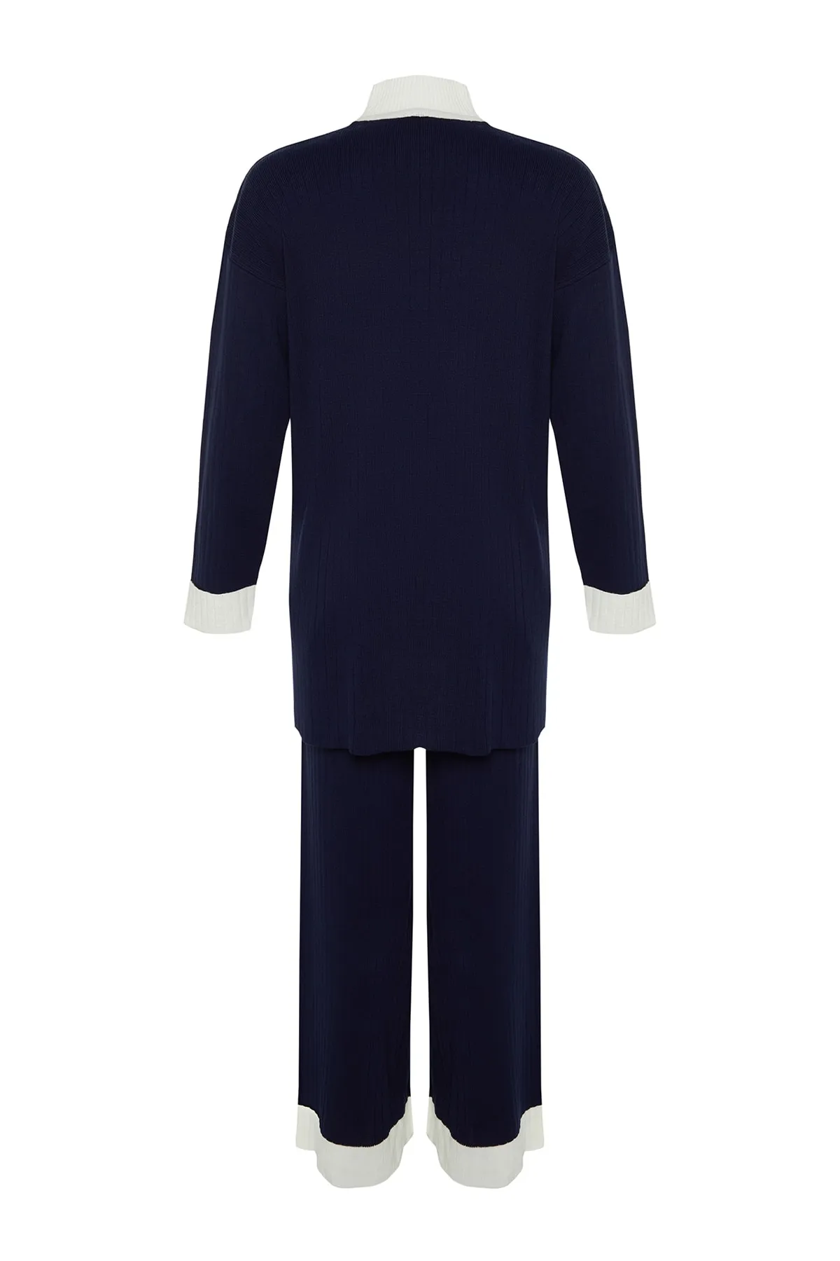 Trendyol Modest  Marineblaues Strickset mit Stehkragen und Farbblock-Muster, gerippter Pullover und Hose TCTAW22US0080