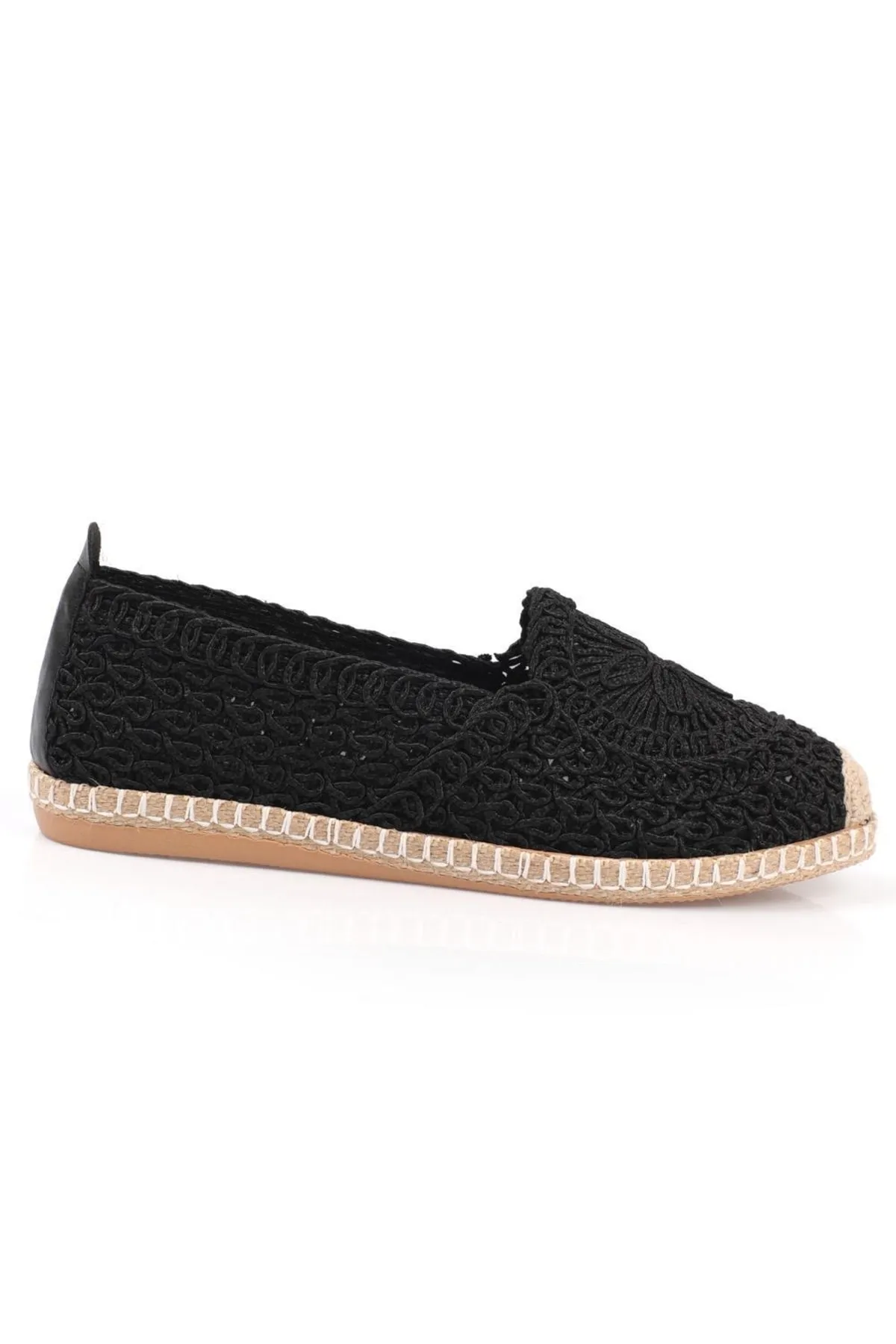 Capone Outfitters  Capone Damen-Espadrille zum Hineinschlüpfen mit ovaler Zehenpartie und Blumenmotiv in Schwarz