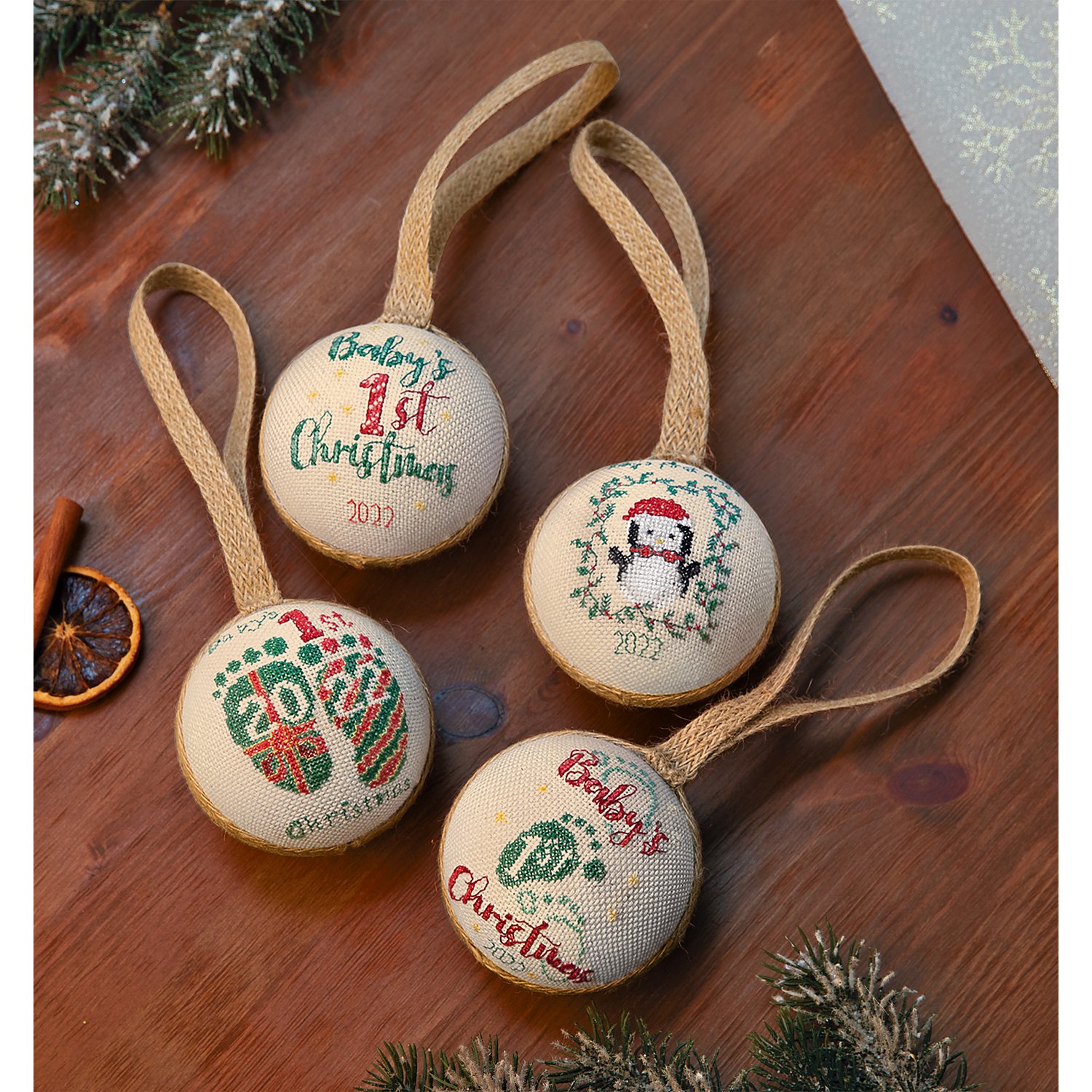 buttinette Weihnachtskugeln 