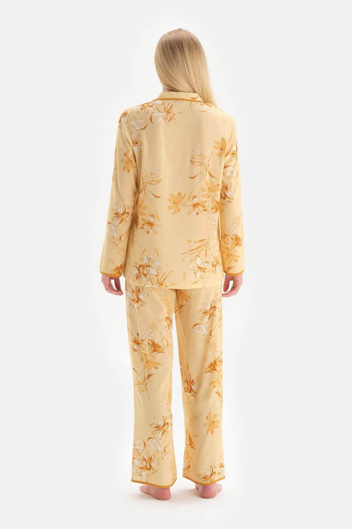 Dagi  Pyjama-Set mit gelbem Jackenkragen und langen Ärmeln und Blumenmuster