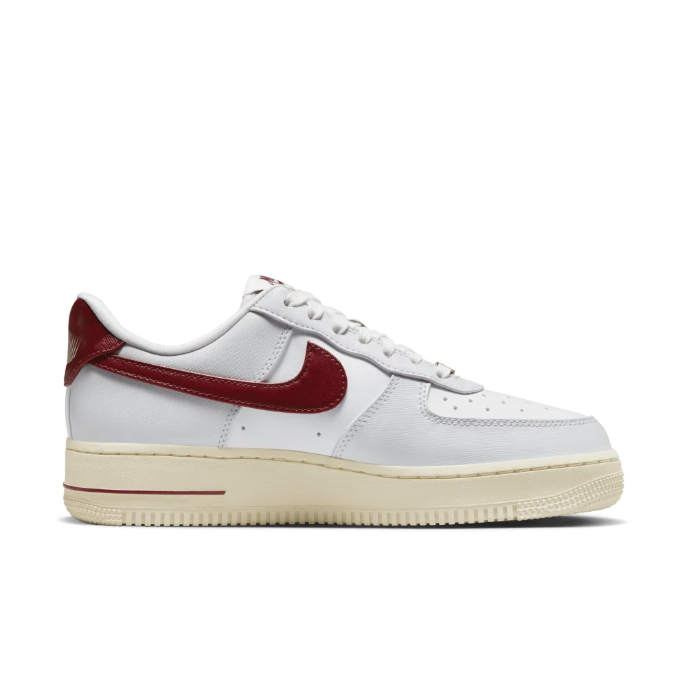 Nike Air Force 1 07 SE Low DV7584-001 / weiss