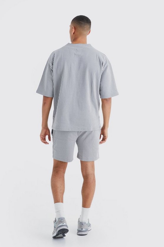 Oversize Nadelstreifen Baseball-Poloshirt & Shorts