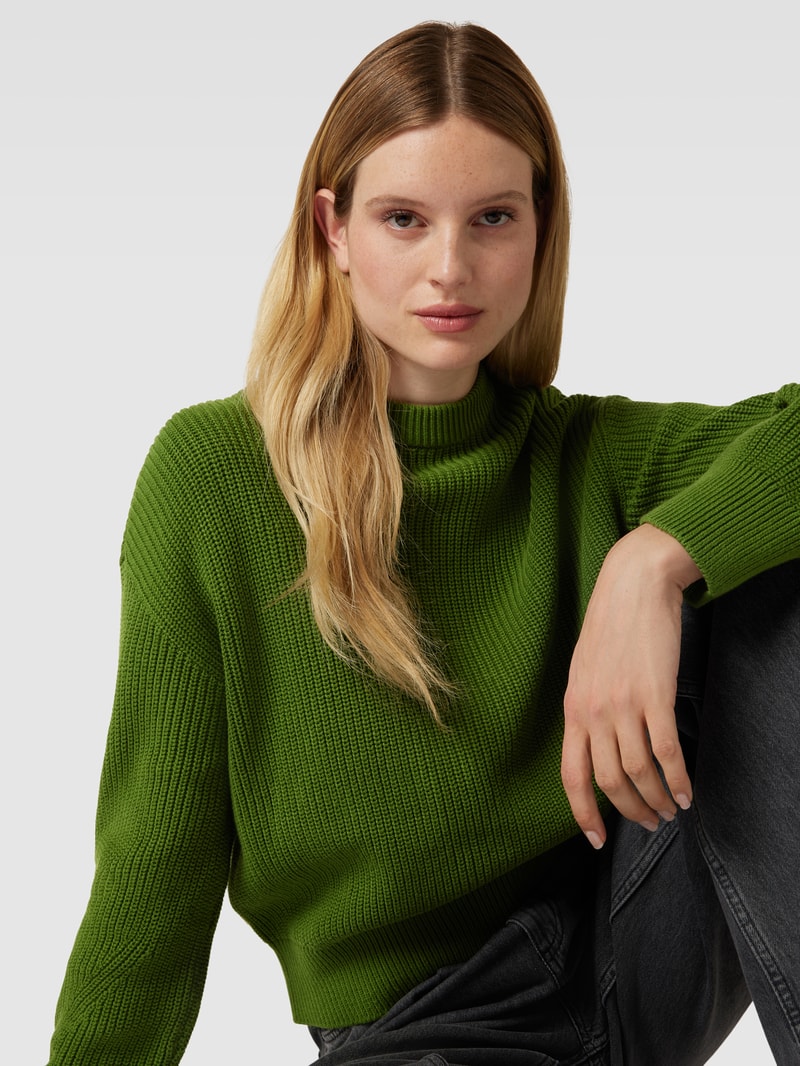 Strickpullover mit Rundhalsausschnitt in grasgrün