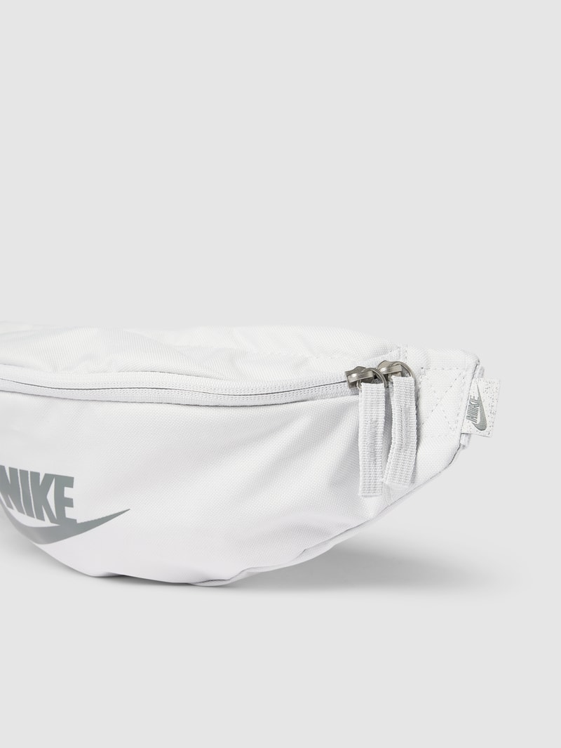 Bauchtasche mit Label-Schriftzug in dunkelgrau