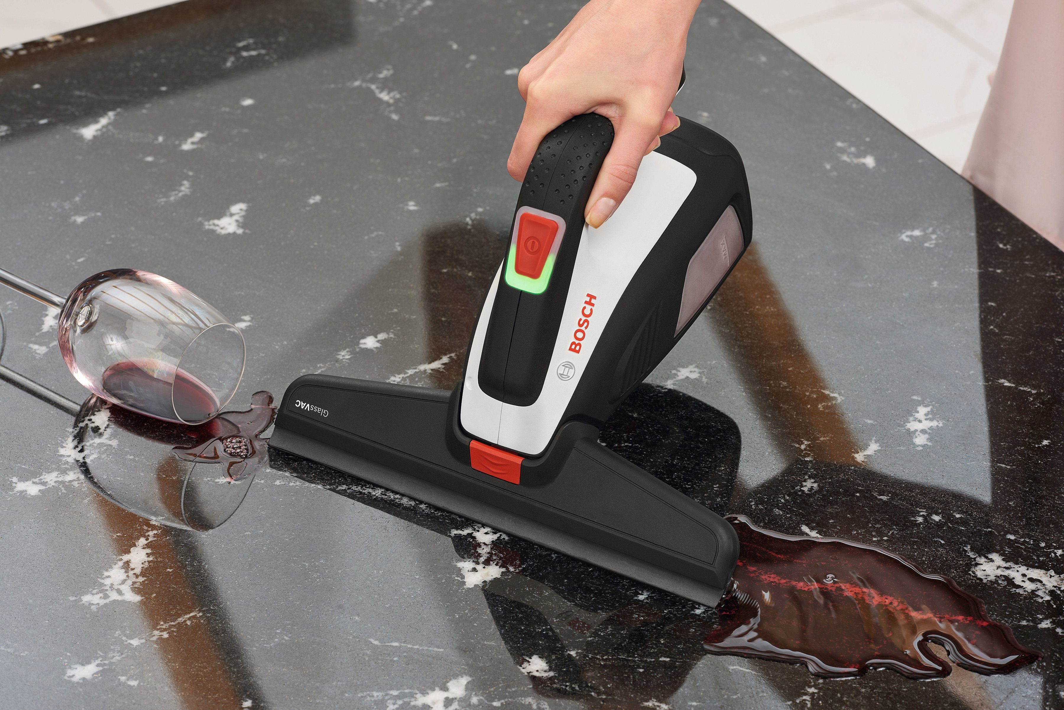 Bosch Home & Garden Akku-Fenstersauger GlassVac Solo Plus, inkl. Saugkopf, Spray-Applikationsflasche, Micro-USB-Kabel