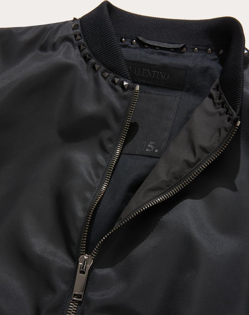 Nylonbomberjakke med Untitled Rockstud-nitter i halsen