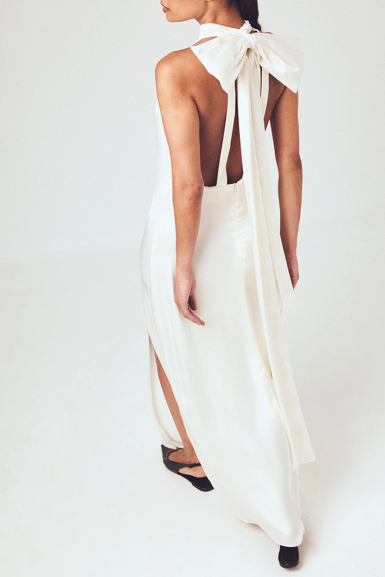 Neckholder-Maxikleid mit Schleifendetail