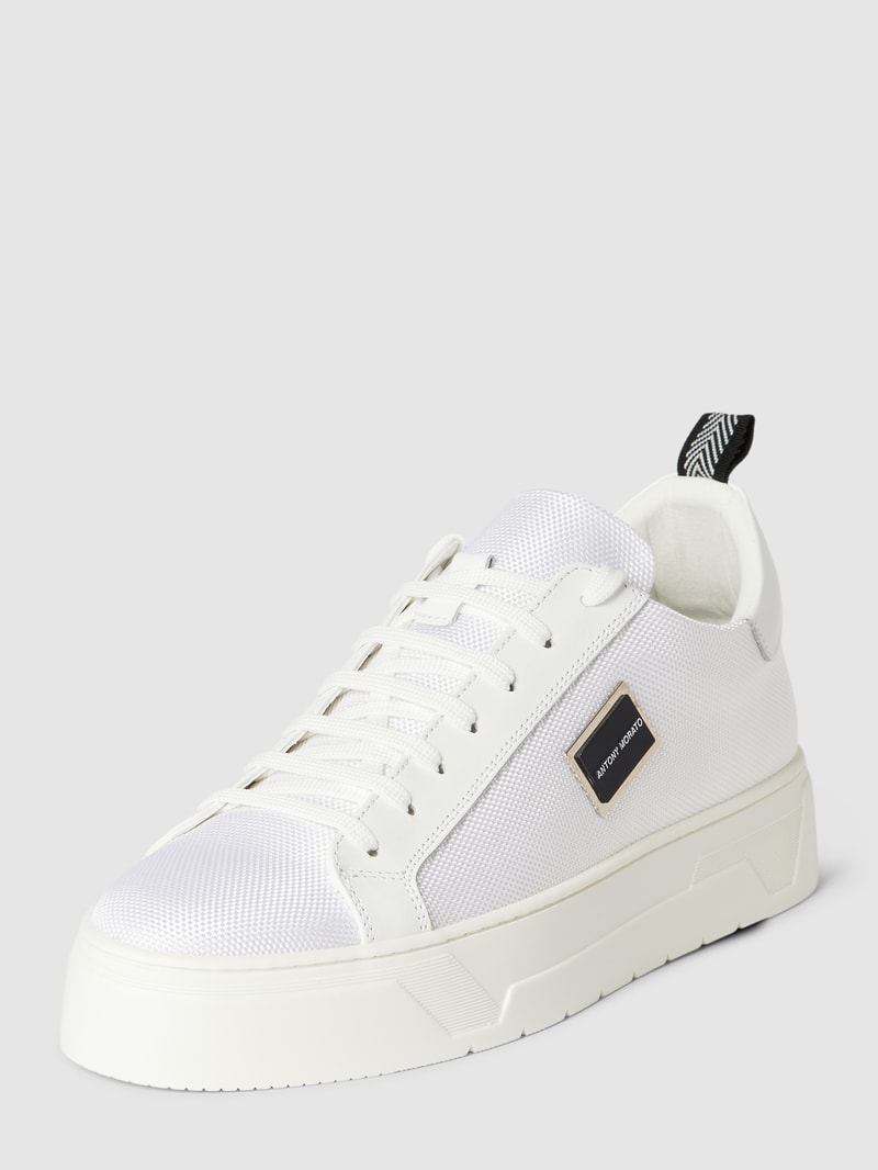 Sneaker mit Logo-Detail Modell 'New Metal' in weiß