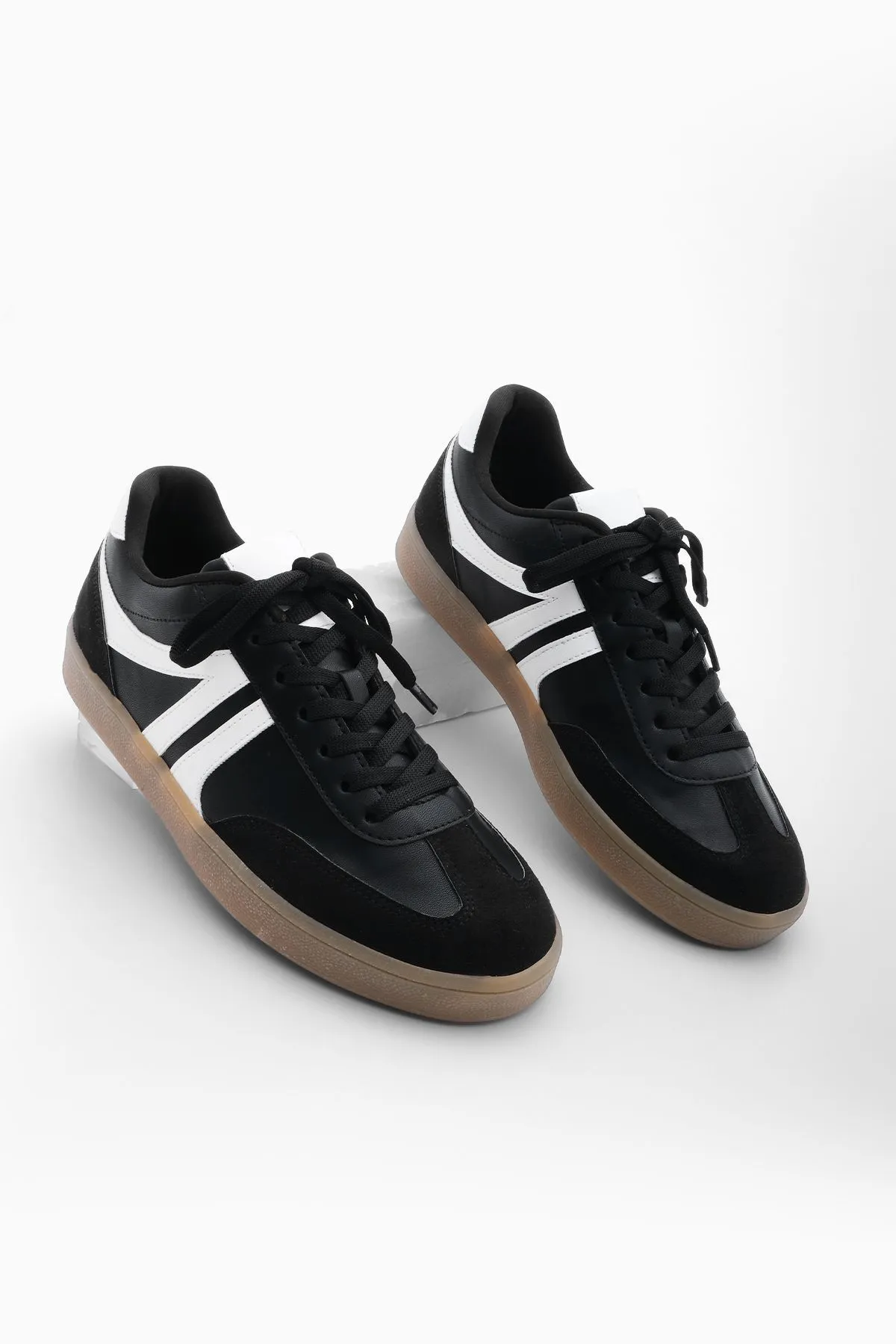 Marjin  Sneaker - Schwarz - Flacher Absatz