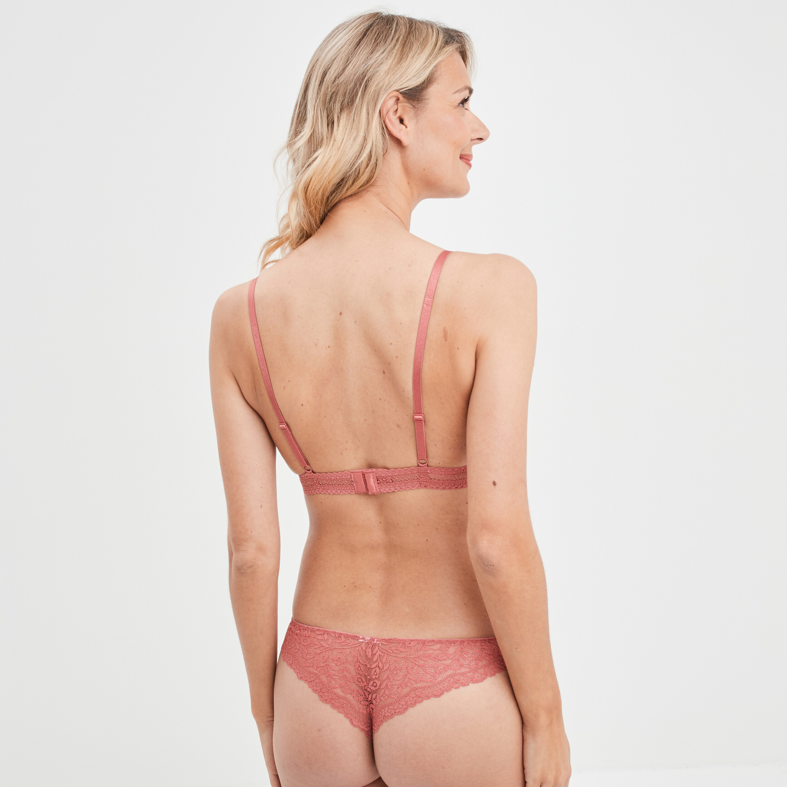 Soutien-gorge triangle micro dentelle rose poudrée femme | La Halle