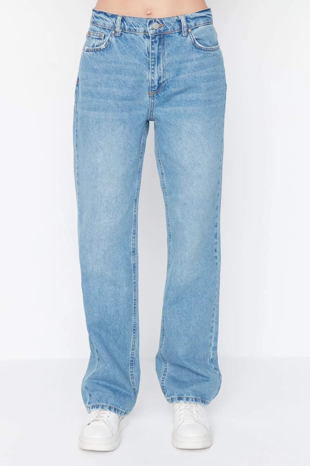 Trendyol Collection  Blaue Jeans mit niedriger Taille und weitem Bein TWOAW23JE00566