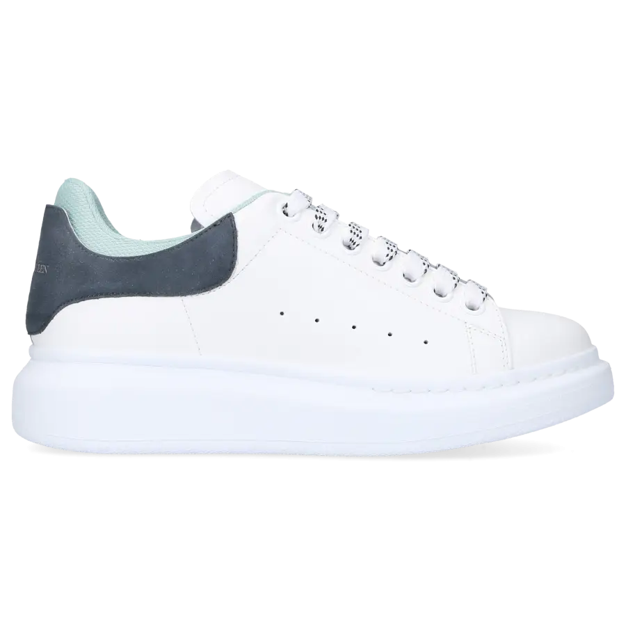 Alexander McQueen - Sneaker low LARRY Kalbsleder - weiß