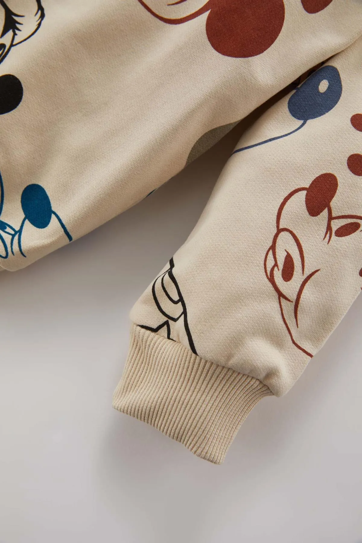DeFacto  Zweiteiliges Set mit Sweatshirt und Jogginghose für Babys von Disney Mickey & Minnie