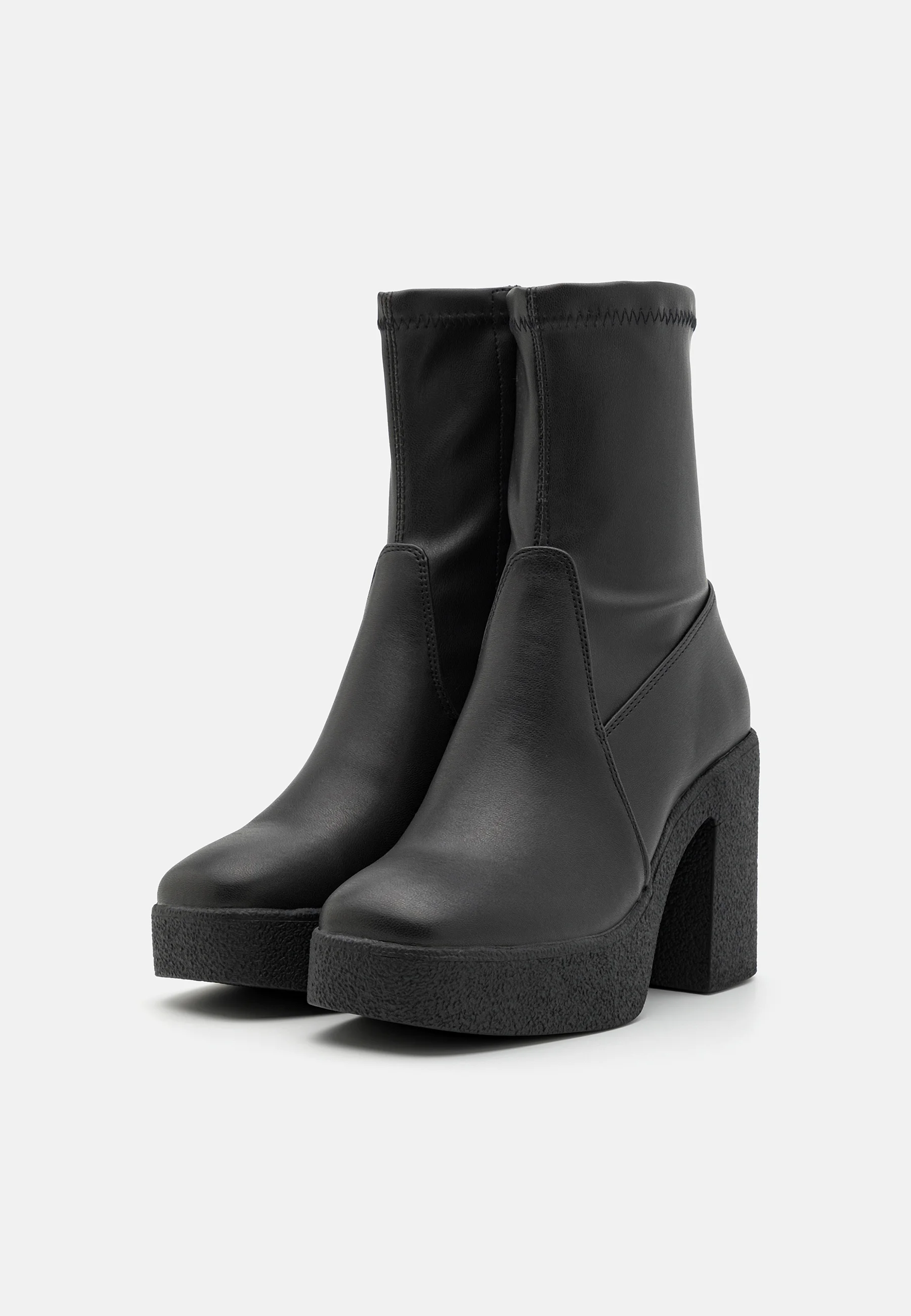 Botines de tacón par e impar