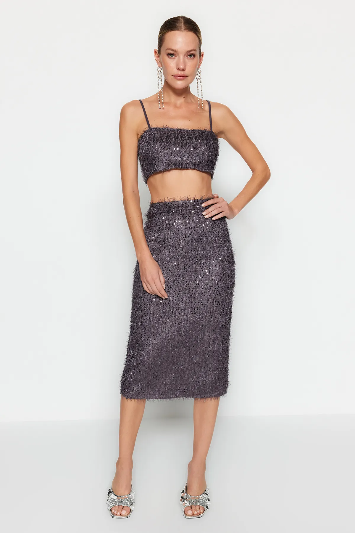 Trendyol Collection  Silbernes Crop Bustier mit Fransen und Pailletten TPRAW24BS00034