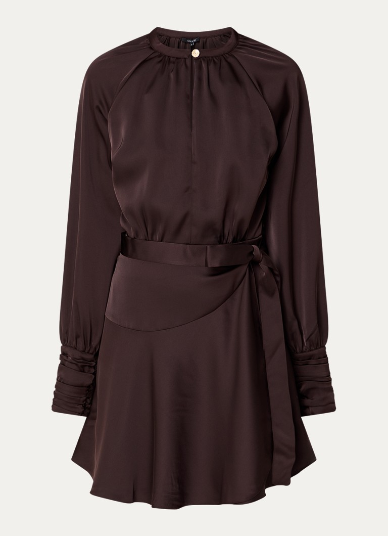 Saténové minišaty NIKKIE Hino s páskem na zavazování a balónkovými rukávy