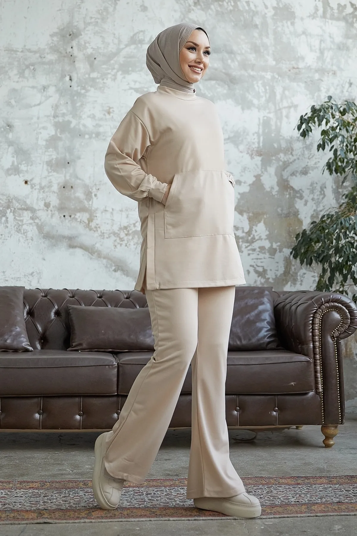 InStyle  Miora Spanischer Knöchel-Zweiteiler – Beige