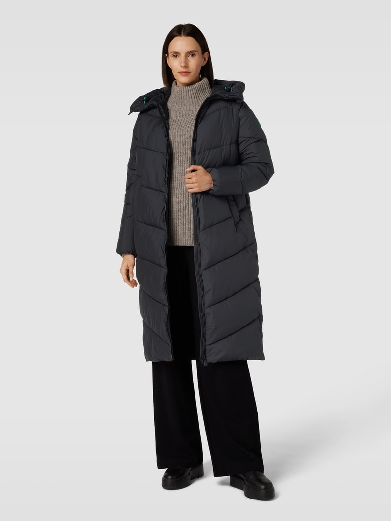 Steppmantel mit Label-Applikation Modell 'JANIS' in schwarz