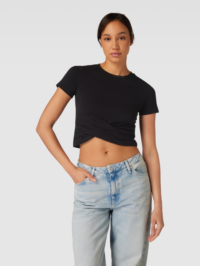 Cropped T-Shirt mit Knotendetail in schwarz