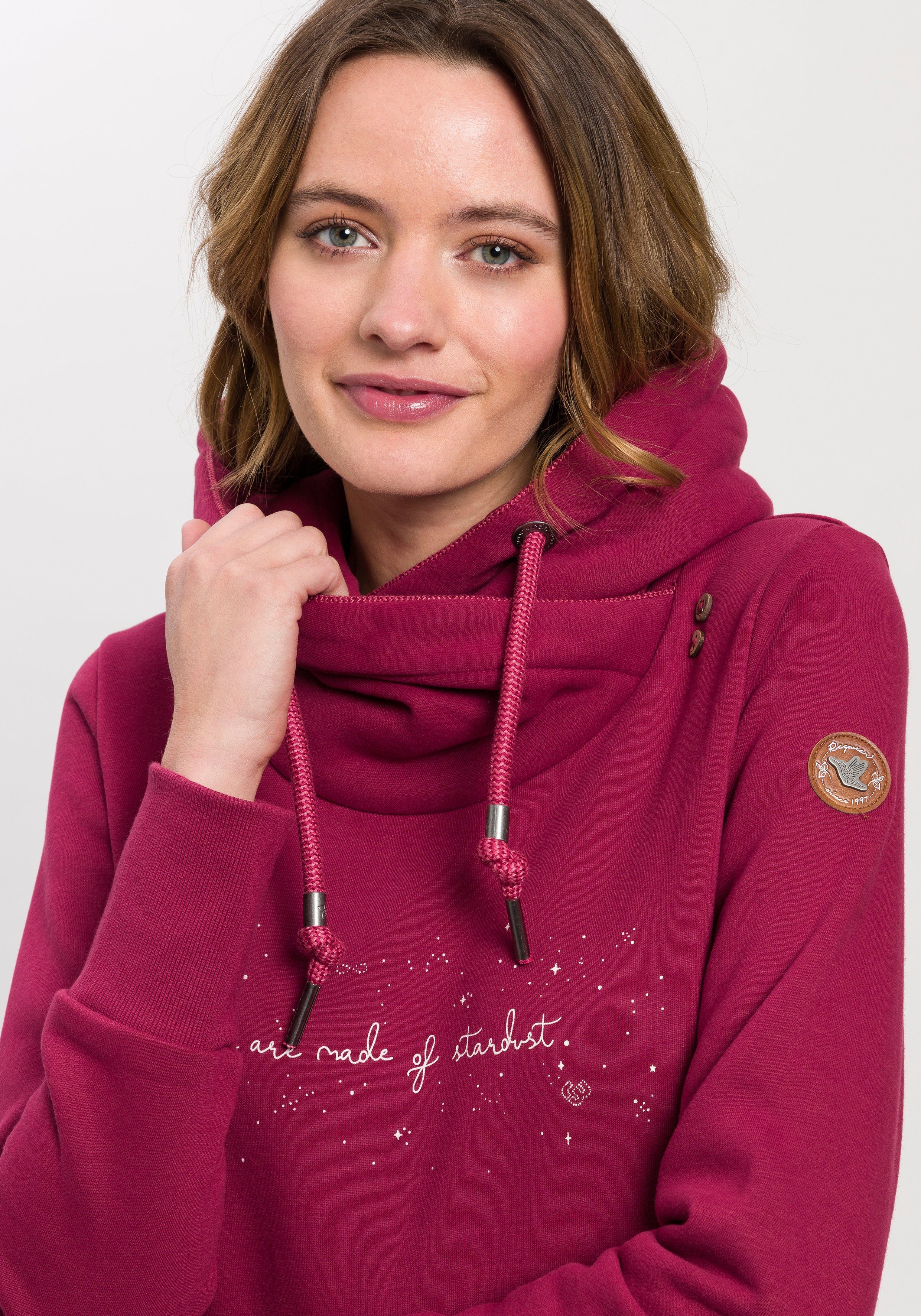 Ragwear Sweater GRIPY BUTTON O STARDUST mit Statement-Front-Print 