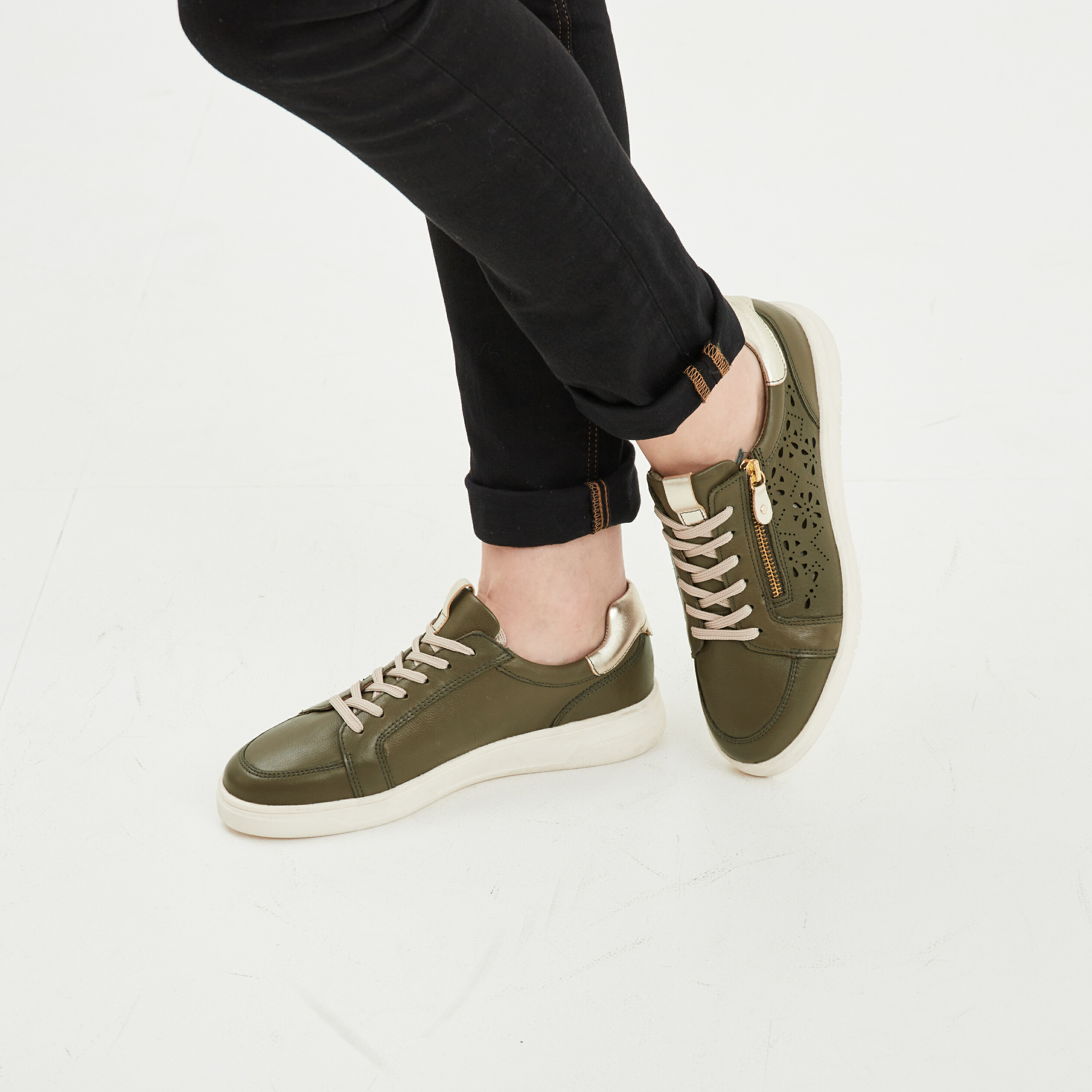 Derbies en cuir pied large Confortissimo vert kaki femme | La Halle
