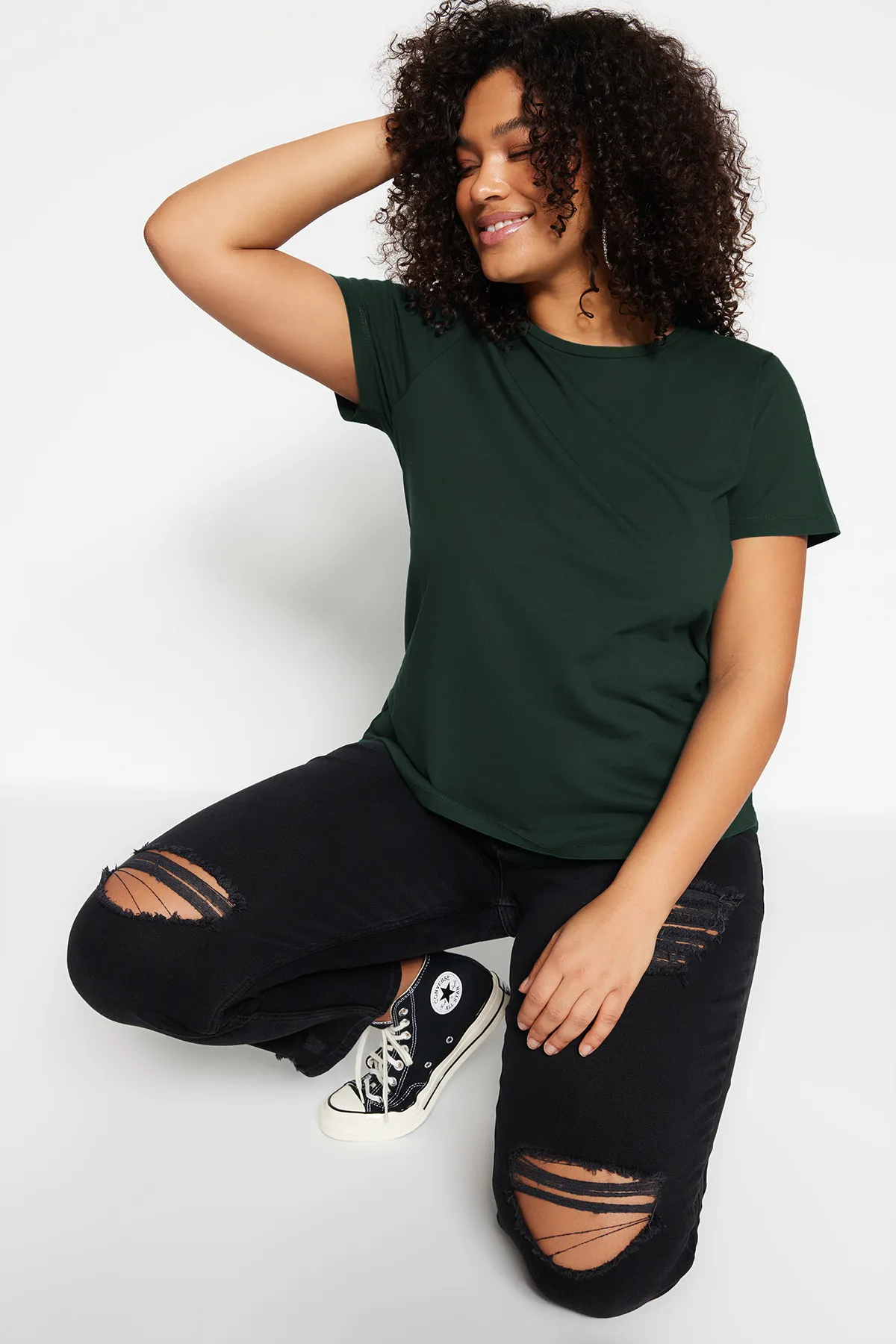 Trendyol Curve  Smaragdgrünes Basic-Strick-T-Shirt mit Rundhalsausschnitt TBSSS22TS0733