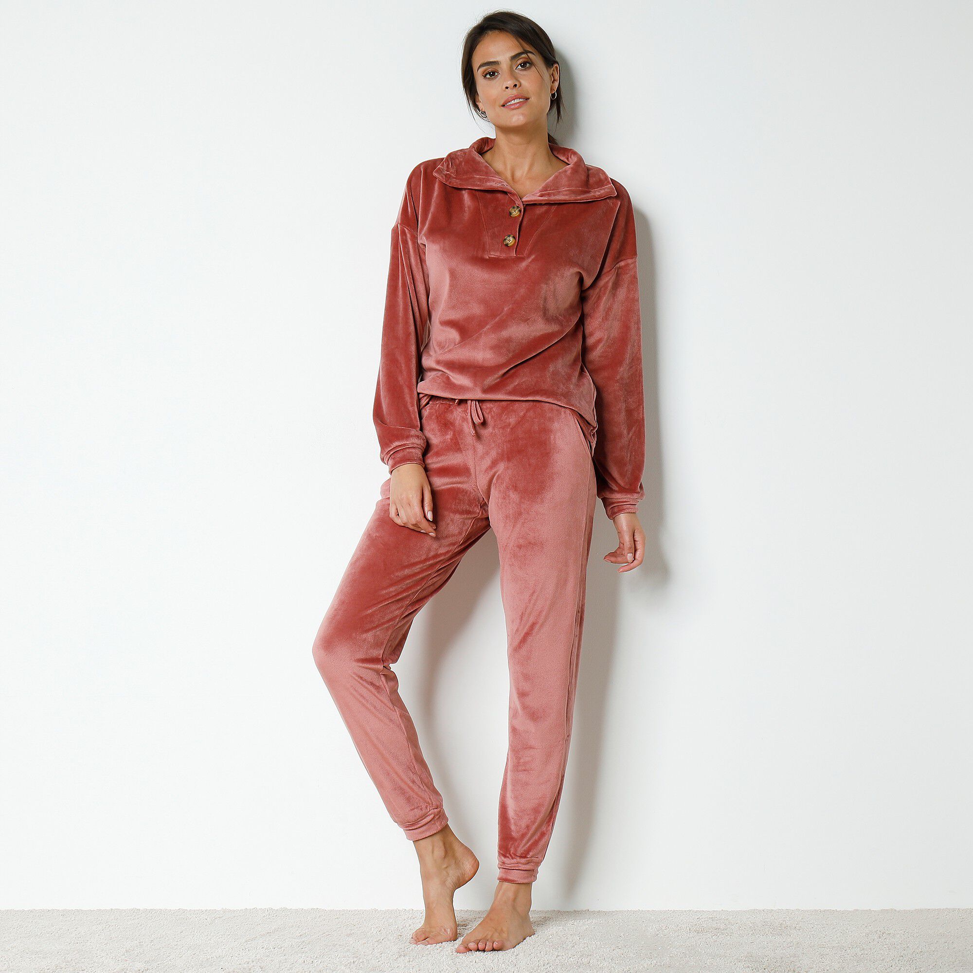 Pyjama velours stretch manches longues col boutonné