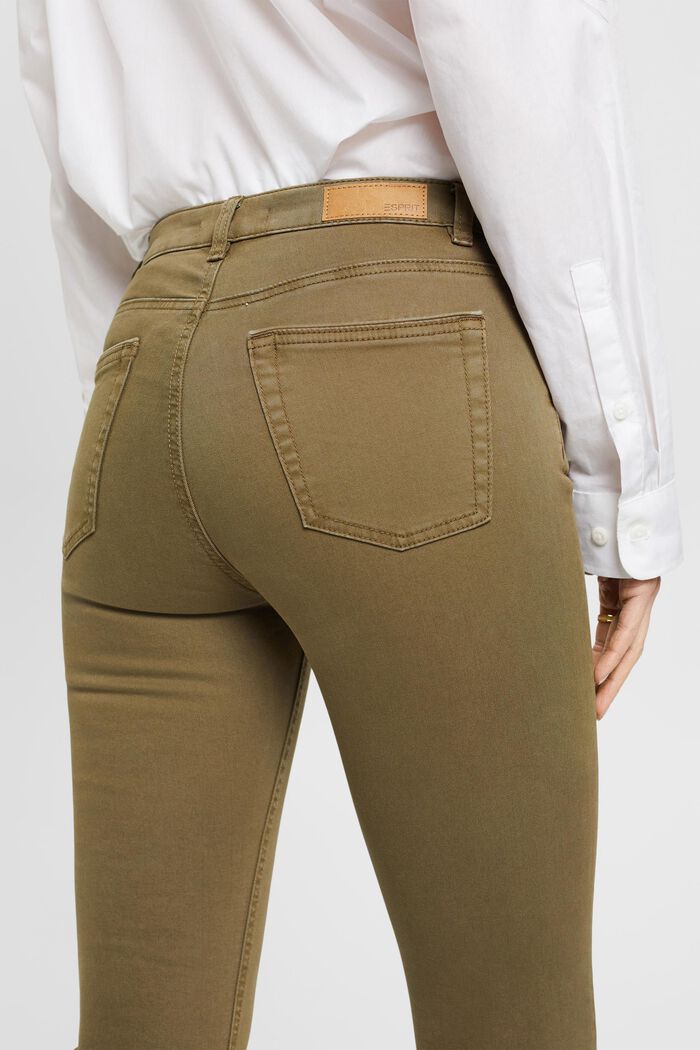 Capri-Jeans mit mittelhohem Bund