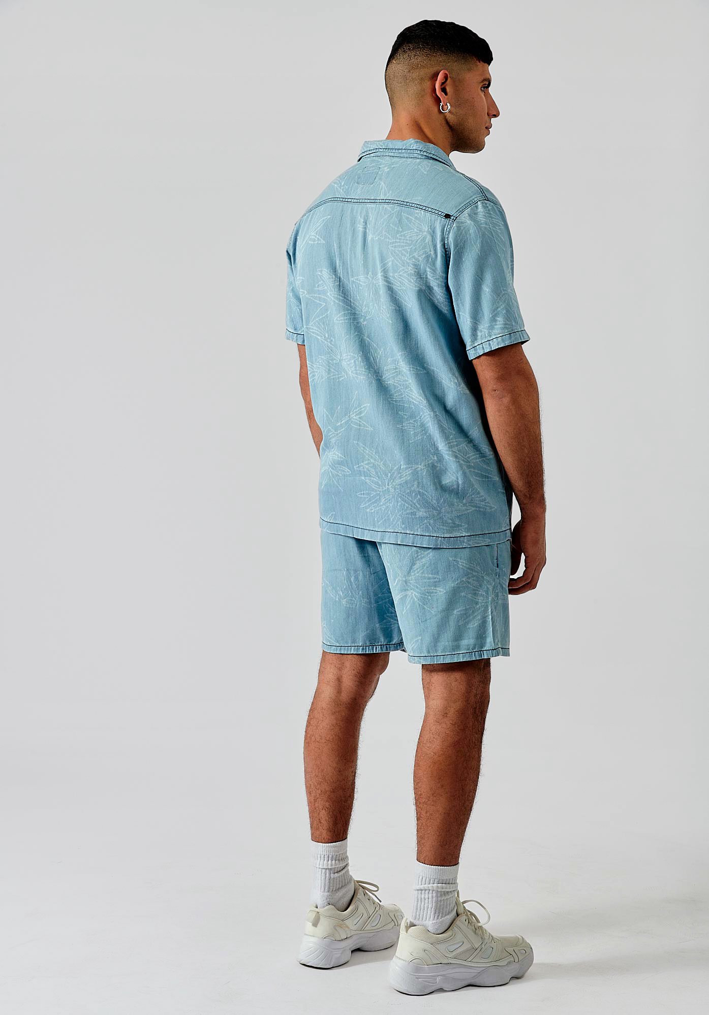 DILON  Chemise en jean fleurie homme