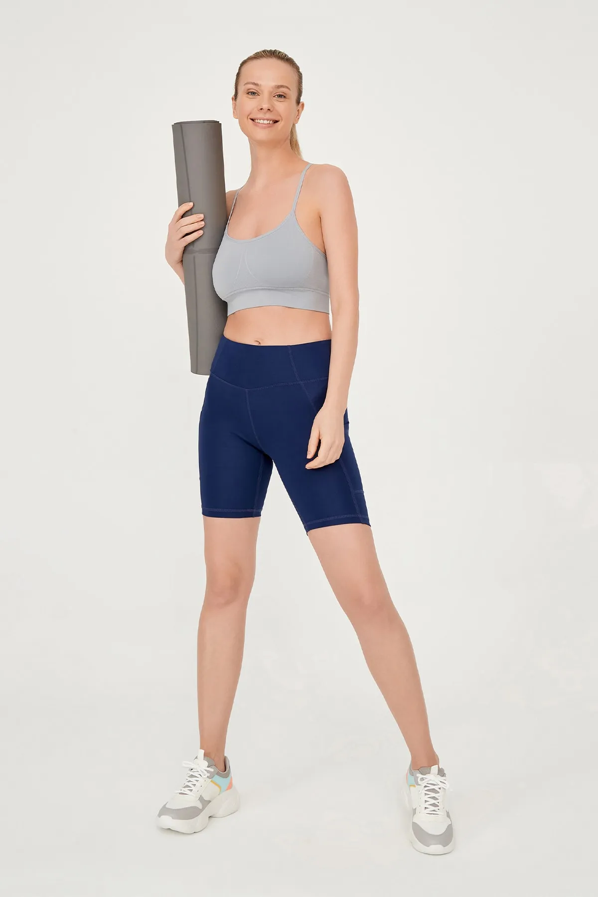 LOS OJOS  Marineblaue, glättende Biker-Shorts mit doppelter Tasche und kurzer Sportstrumpfhose mit hoher Taille für Damen