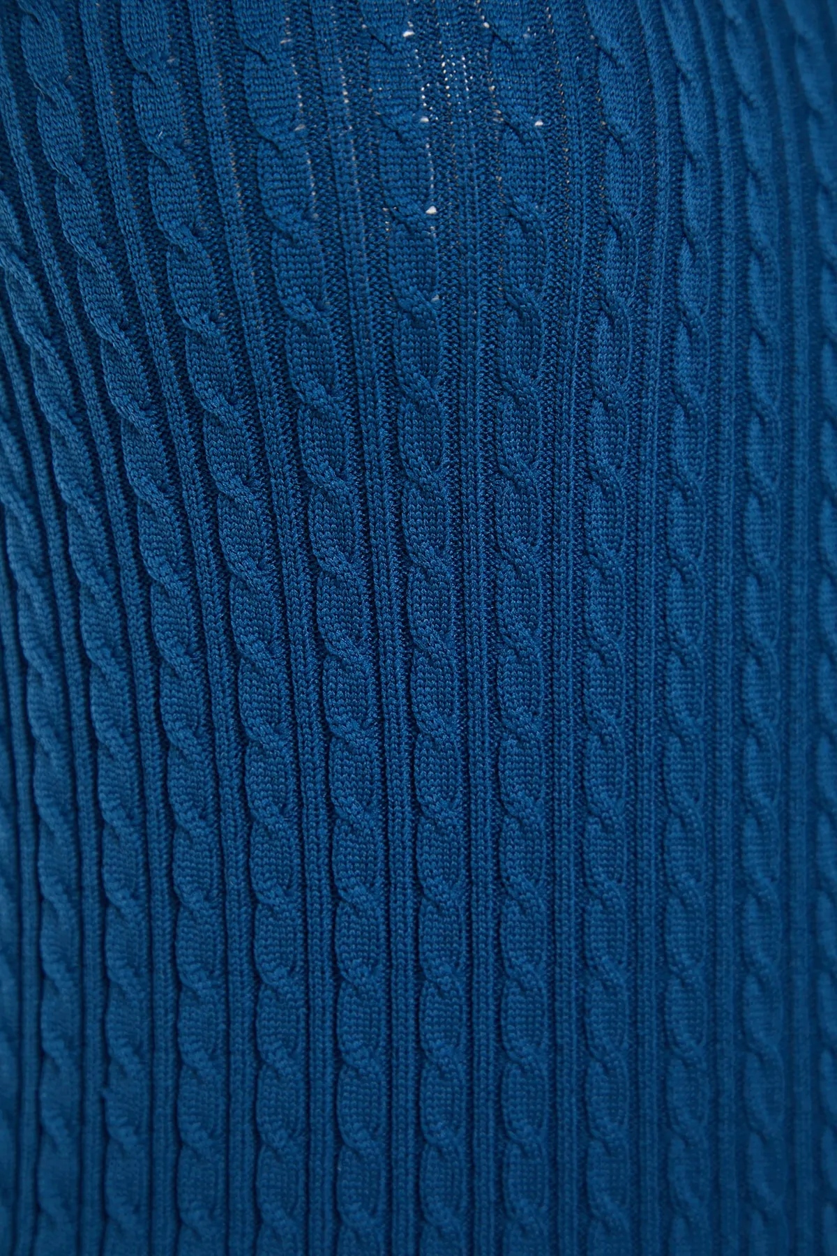Trendyol Collection  Marineblaues Midi-Strickkleid mit detailliertem Strickmuster TWOSS22EL2363