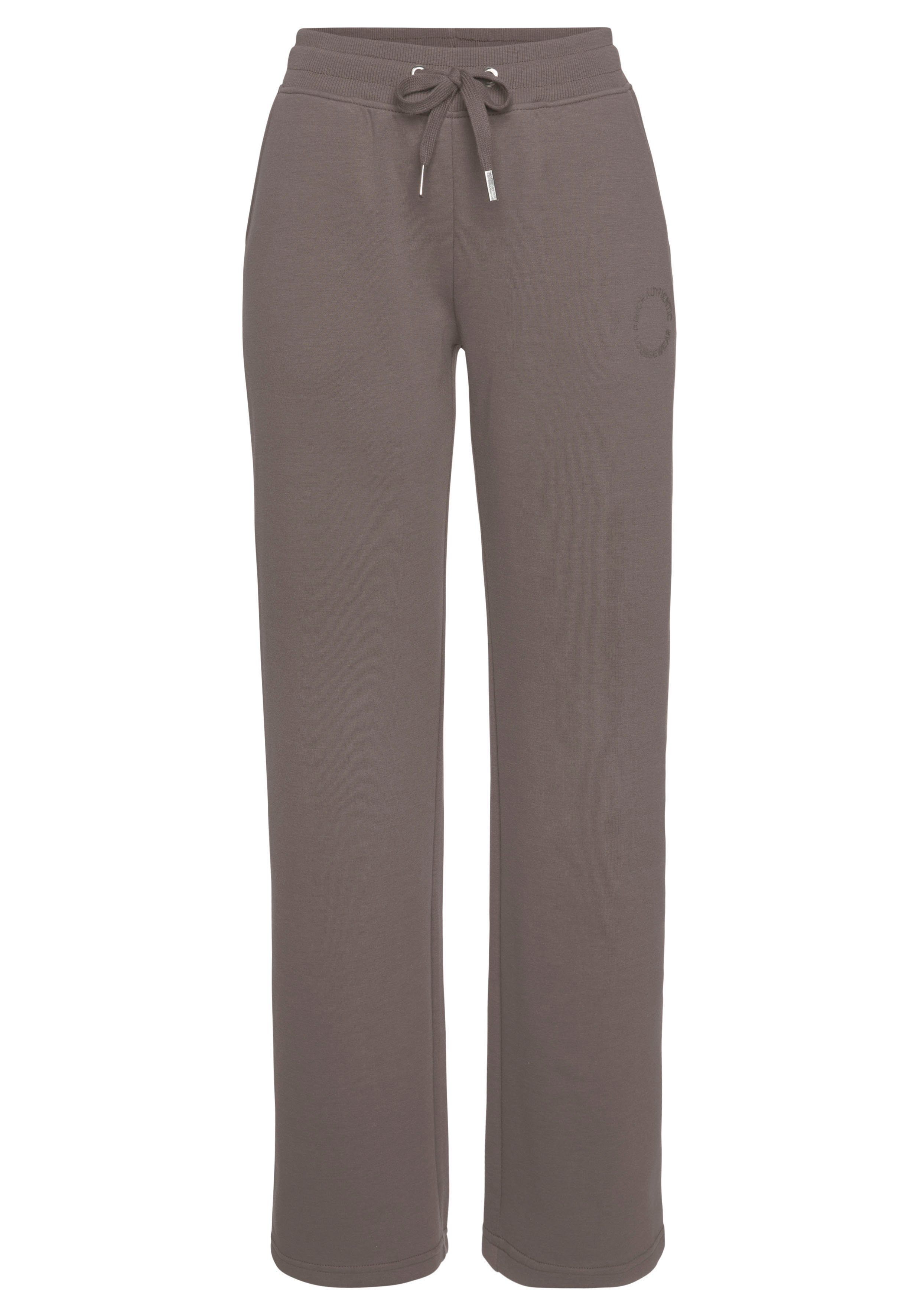 Bench. Loungewear Loungehose -Relaxhose mit Logostickerei und Eingrifftaschen, Loungewear, Loungeanzug