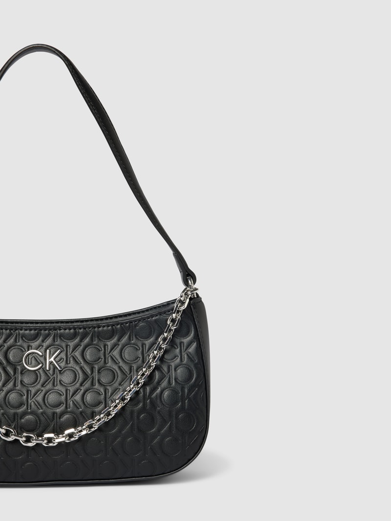 Hobo Bag mit Label-Applikation in schwarz
