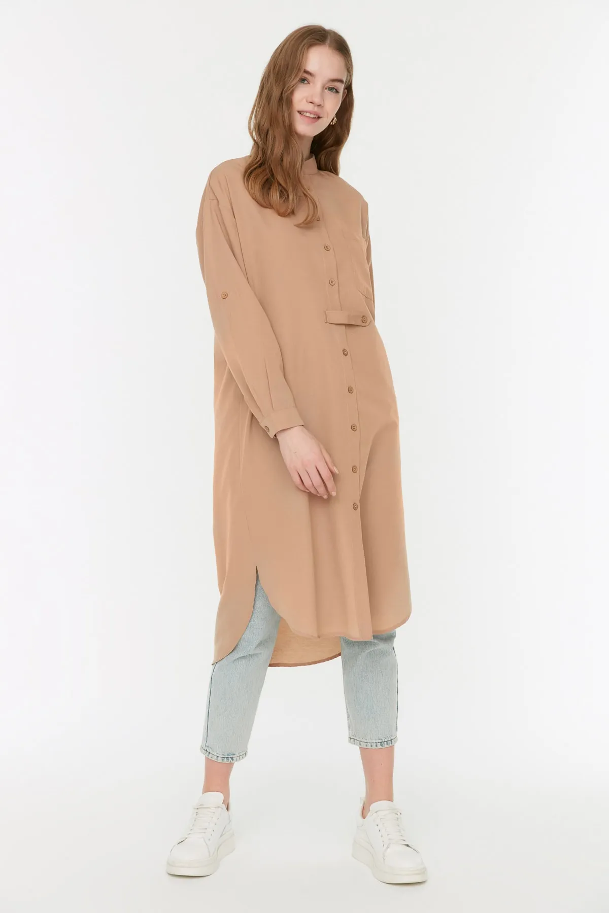 Trendyol Modest  Nerzfarbenes, hochwertiges, lang gewebtes Hemd mit Kragen und Tasche, TCTSS21TN0158