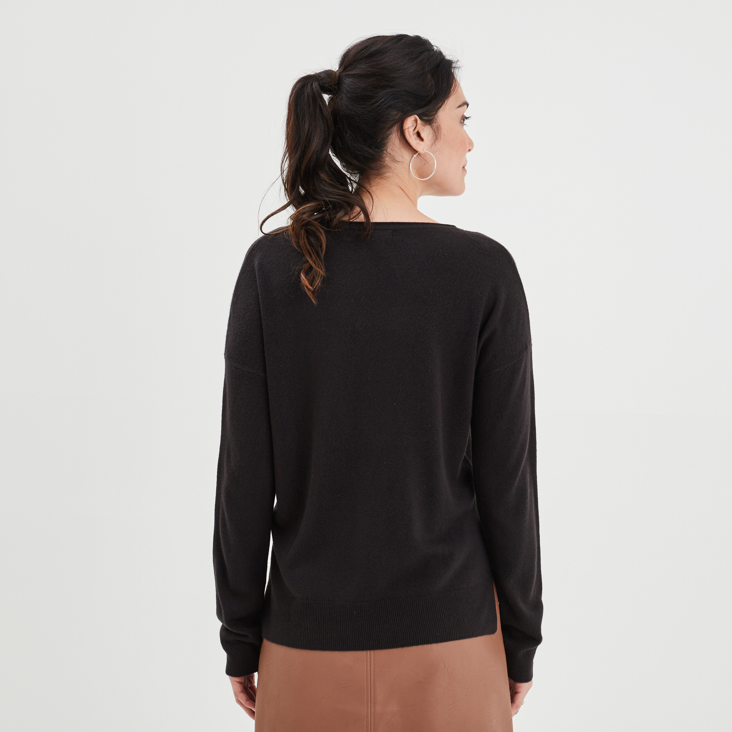 Pull col en V manches longues noir femme | La Halle