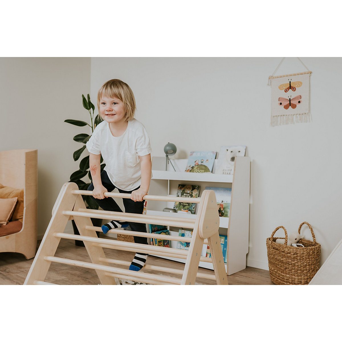 Klettergerüst mit Rampe und Rutsche Indoor, Kletterdreieck aus Holz, Klettern Innnen Kleinkind