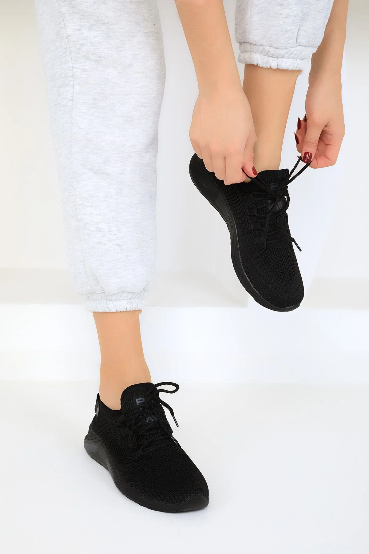 SOHO  Schwarz-Schwarze Damen Sneakers 16884