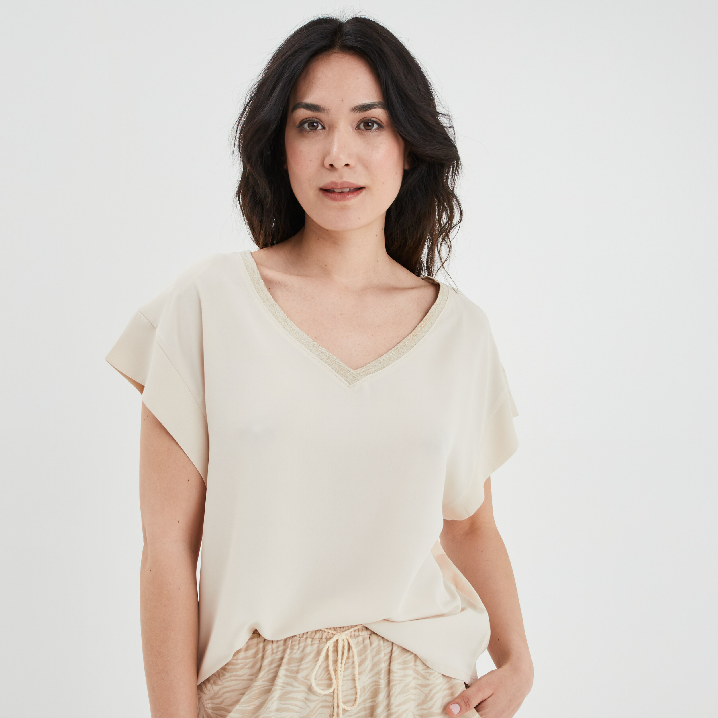 T-shirt col en V à bandes métallisées gris clair femme | La Halle