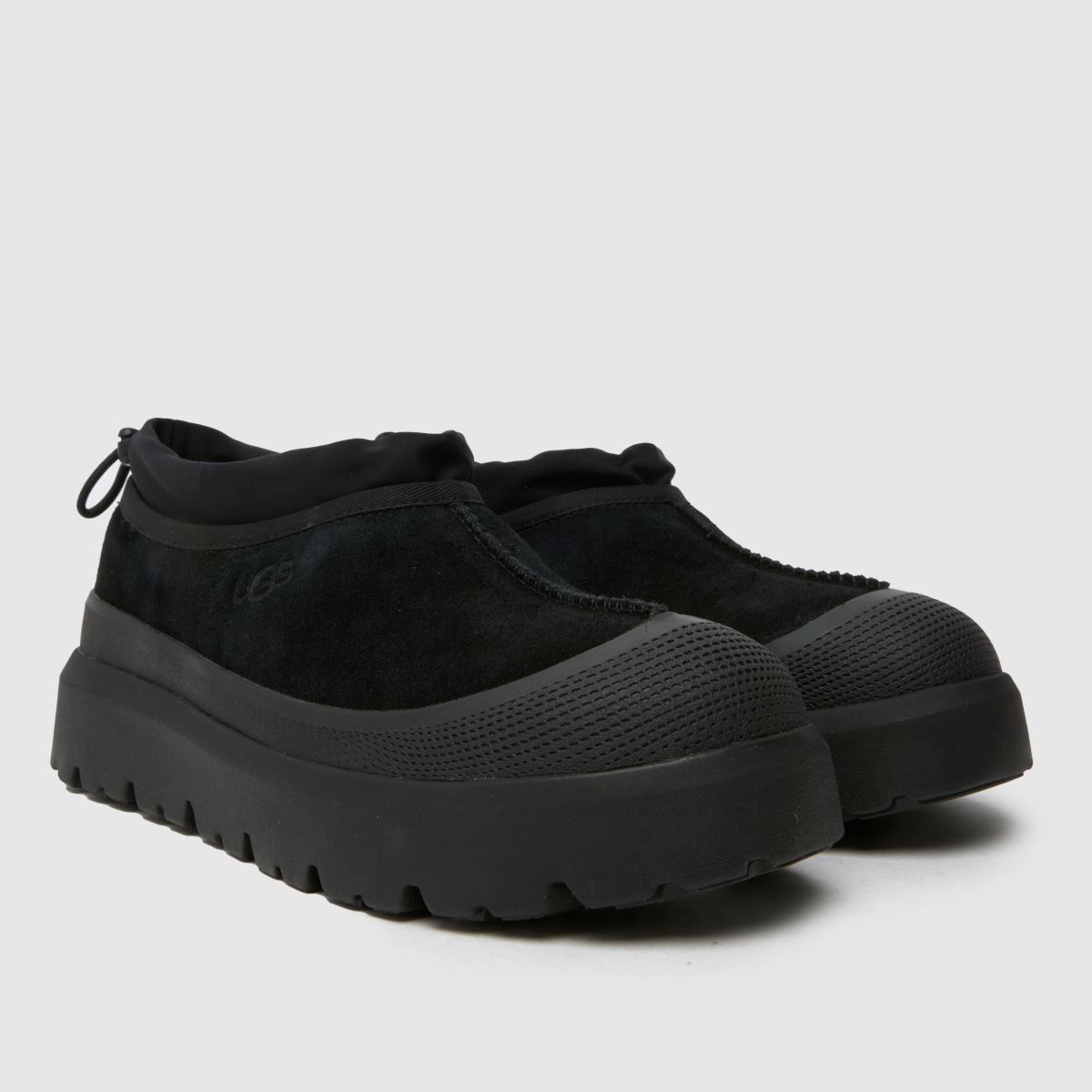UGG – Tasman – Svarta hybridskor med vädermönster
