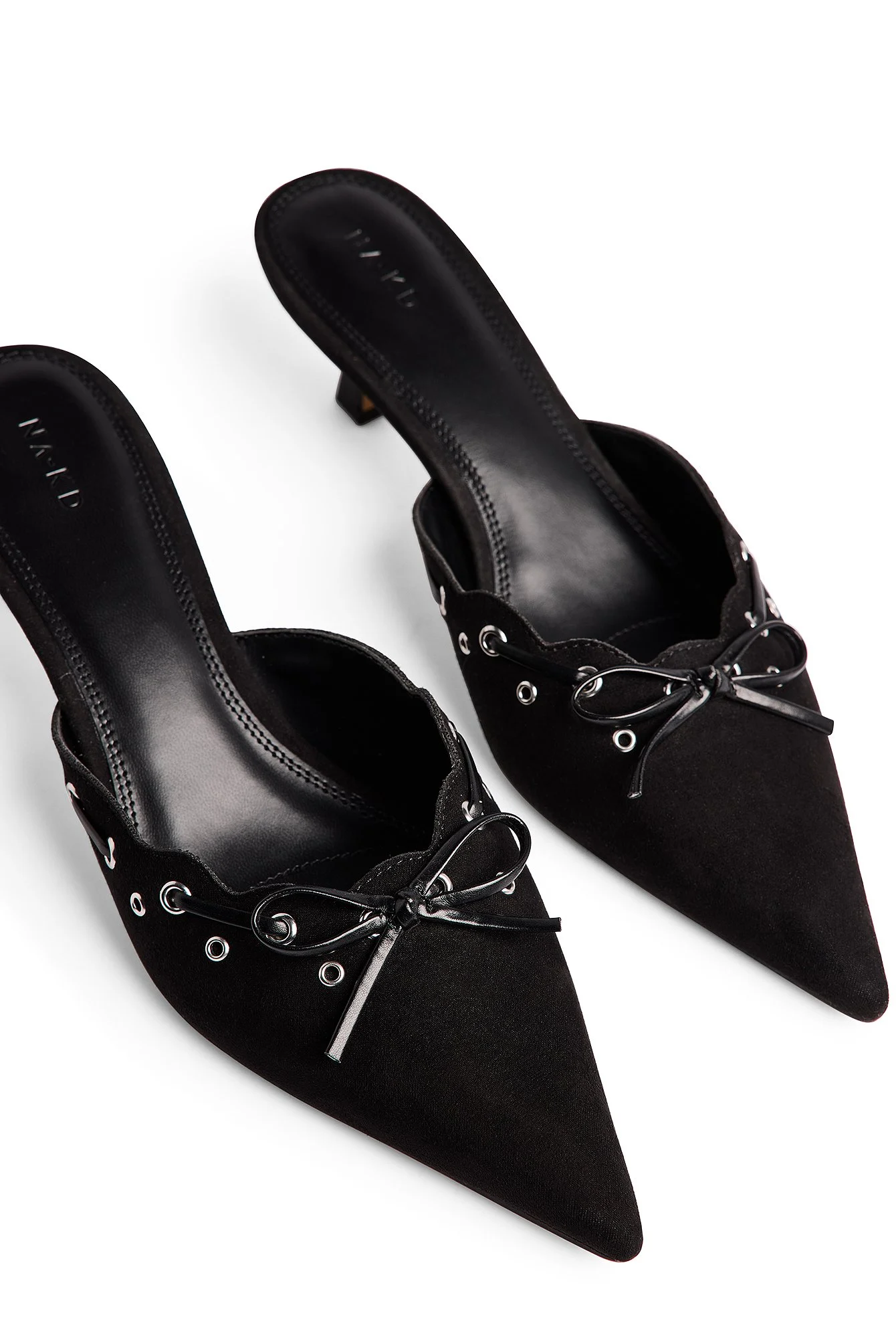 Eyelet Detailed Pumps