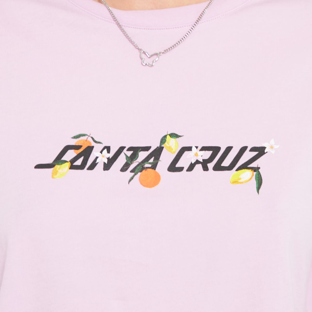Santa Cruz – Lila t-shirt med randig mönster