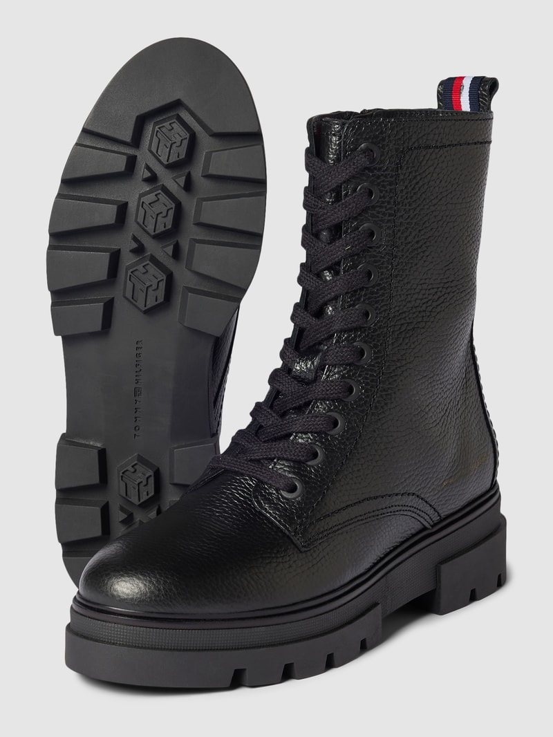Schnürboots aus echtem Leder in schwarz