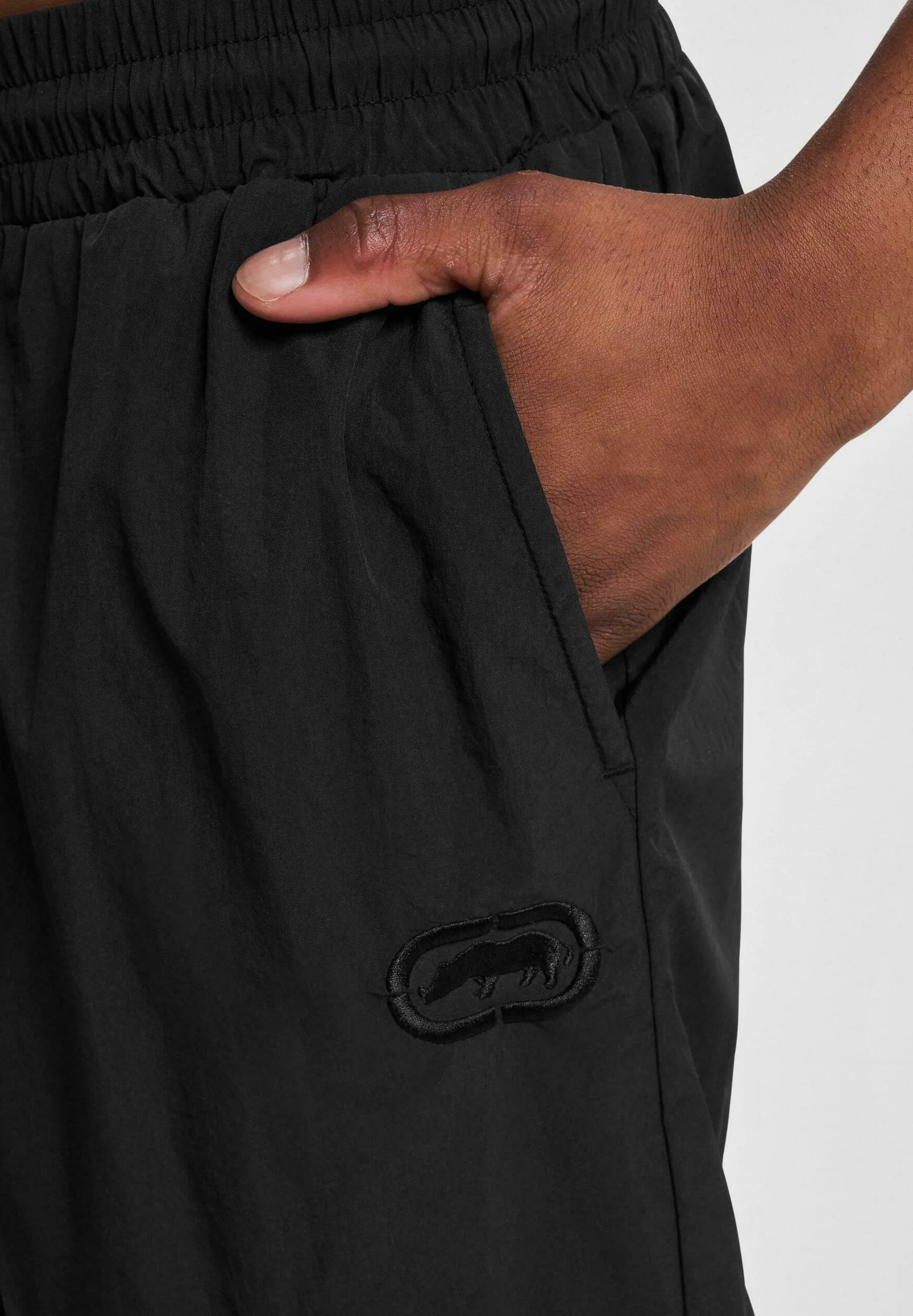 Pantalones cargo ecko unltd.