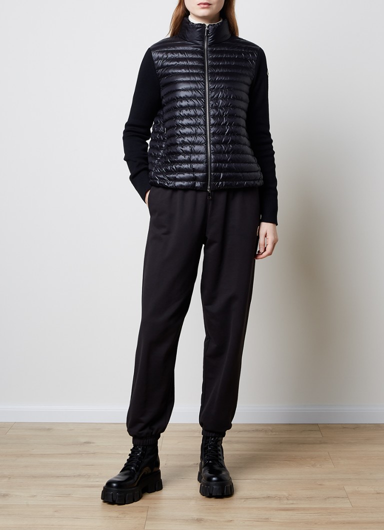 Vestă Moncler confecționată din lână virgină fină cu căptușeală în față și spate.