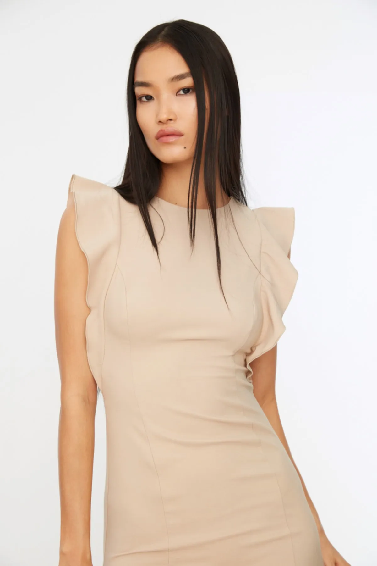Trendyol Collection  Steinfarbenes Minikleid mit gewebten Rüschen und detailliertem Webmuster TWOSS19XB0075