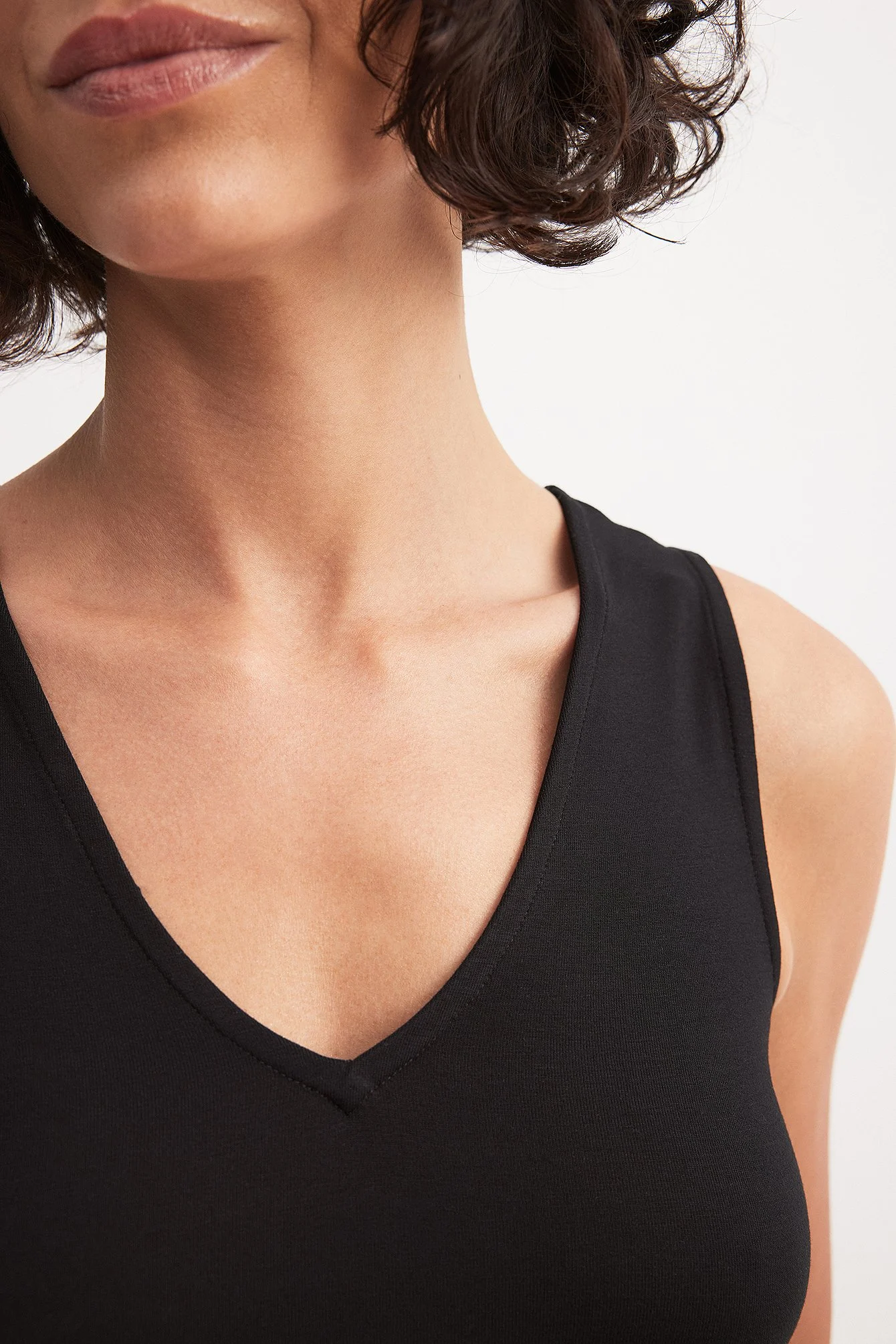 Soft Line ärmelloser Body mit V-Ausschnitt