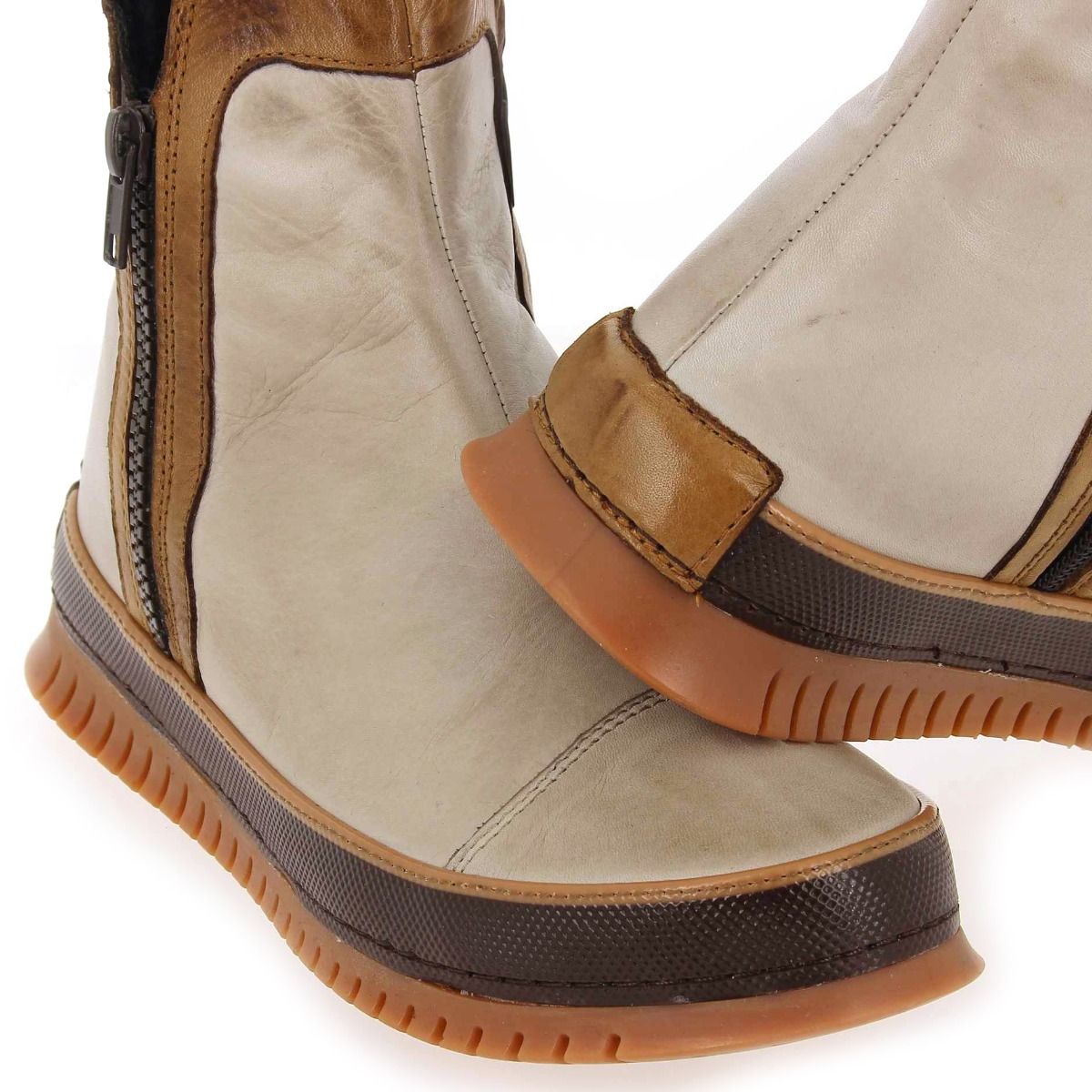 Kary oka  BECOT - Beige Camel