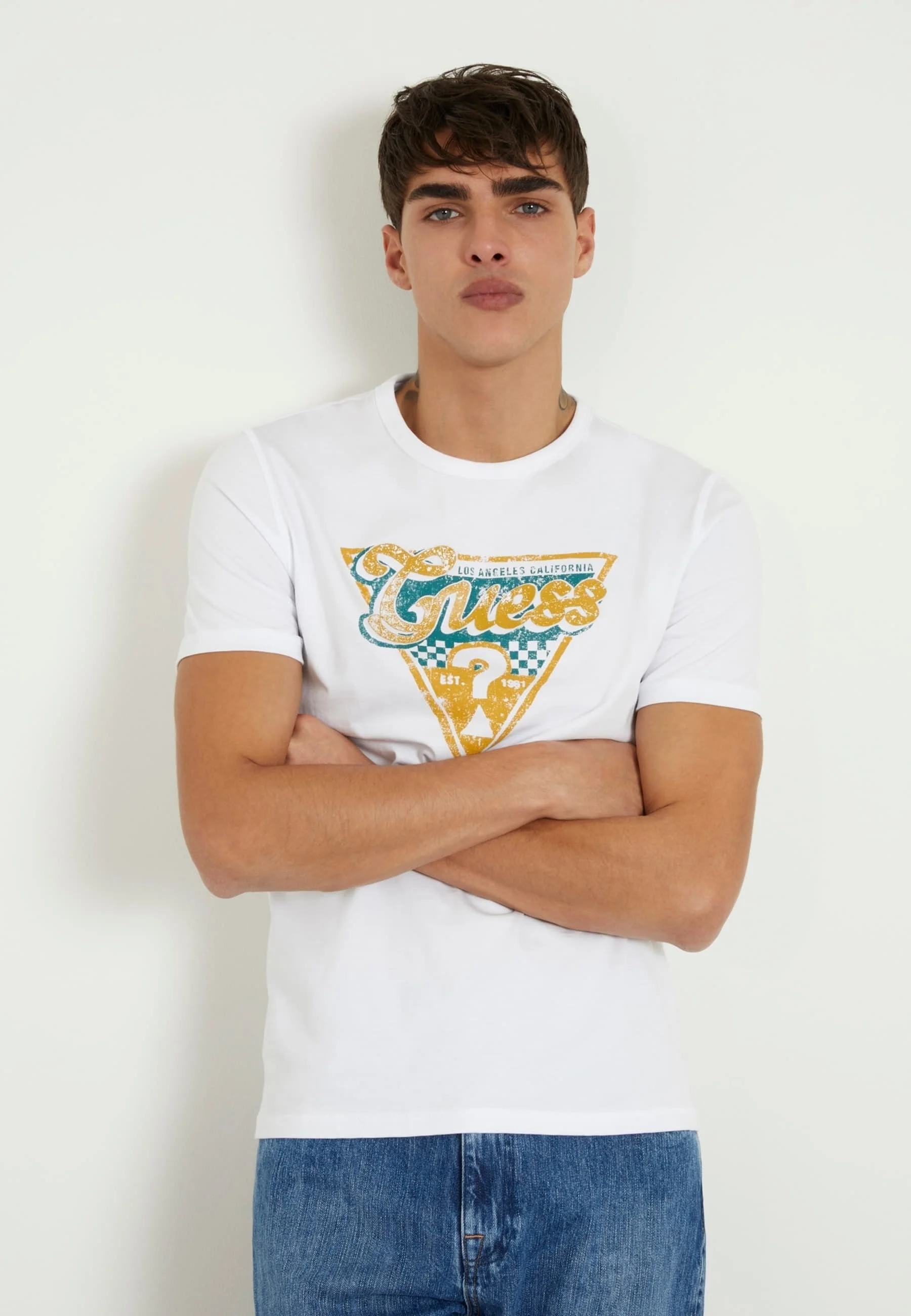 Guess MIT LOGODREIECK - Camiseta con estampado